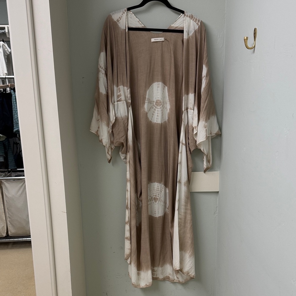 Kimono Beige and White